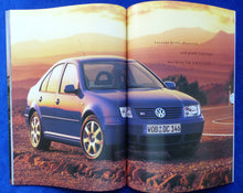 Lade das Bild in den Galerie-Viewer, VW Bora Limousine MJ 2001 - Prospekt Brochure + Daten & Ausstattungen 04.2000