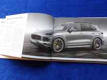 Lade das Bild in den Galerie-Viewer, Porsche Exclusive Cayenne Turbo MJ 2015 - Hardcover Prospekt Brochure 04.2014