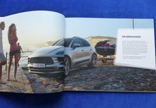 Lade das Bild in den Galerie-Viewer, Porsche Macan S MJ 2019 - Hardcover Prospekt Brochure 12.2018