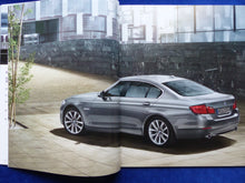Lade das Bild in den Galerie-Viewer, BMW 5er Limousine 550i Typ F10 MJ 2011 - Prospekt Brochure + Preisliste 09.2010