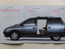 Lade das Bild in den Galerie-Viewer, Chrysler Voyager MJ 1996 - Prospekt Brochure + Preisliste 12.1995