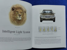 Lade das Bild in den Galerie-Viewer, Mercedes-Benz Ursprung der Sicherheit 1900-2006 - Hardcover Prospekt 04.2008