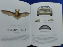 Lade das Bild in den Galerie-Viewer, Mercedes-Benz Ursprung der Sicherheit 1900-2006 - Hardcover Prospekt 04.2008