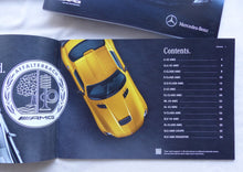 Lade das Bild in den Galerie-Viewer, Mercedes AMG Driving Performance 2014 - 2 Prospekte in Box 07.2013 englisch