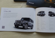 Lade das Bild in den Galerie-Viewer, Mercedes AMG Driving Performance 2014 - 2 Prospekte in Box 07.2013 englisch