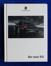 Lade das Bild in den Galerie-Viewer, Porsche 911 Carrera Typ 997 MJ 2008 - Hardcover Prospekt Brochure 02.2008