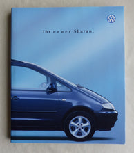 Lade das Bild in den Galerie-Viewer, VW Sharan MJ 2000 - Buch Hardcover Prospekt Brochure 05.1999