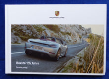 Lade das Bild in den Galerie-Viewer, Porsche Boxster 25 Jahre Jubiläumsmodell MJ 2021 - Hardcover Prospekt 01.2021