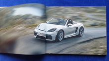 Lade das Bild in den Galerie-Viewer, Porsche 718 Spyder Boxster Typ 982 MJ 2021 - Hardcover Prospekt Brochure 09.2020