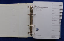 Lade das Bild in den Galerie-Viewer, VW Verkaufsprogramm intern PKW 1 MJ 2012 - Hardcover Prospekt Brochure 10.2011
