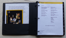 Lade das Bild in den Galerie-Viewer, Mazda 2000 Miata 626 MPV Trucks - Hardcover-Pressemappe Fotos press-kit 1999 USA