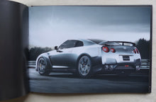 Lade das Bild in den Galerie-Viewer, Nissan GT-R 485 PS MJ 2009 - Hardcover Prospekt Brochure + Preisliste 01.2009
