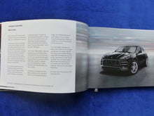 Lade das Bild in den Galerie-Viewer, Porsche Macan S Diesel Turbo MJ 2016 - Hardcover Prospekt Brochure 03.2015