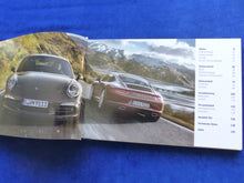 Lade das Bild in den Galerie-Viewer, Porsche 911 Carrera Cabrio Typ 991 MJ 2013 - Hardcover Prospekt Brochure 05.2012 - car-brochure