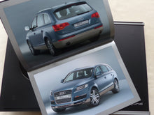 Lade das Bild in den Galerie-Viewer, Audi Q7 hybrid MJ 2006 - Hardcover Pressemappe CD-Rom Press-Kit 09.2005
