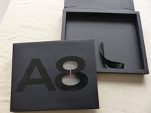 Lade das Bild in den Galerie-Viewer, Audi A8 quattro Premiere Typ D5 - Hardcover Prospekt Brochure 09.2017 in Box