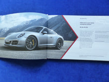 Lade das Bild in den Galerie-Viewer, Porsche 911 GTS Modelle Typ 991 MJ 2017 - Hardcover Prospekt Brochure 01.2017