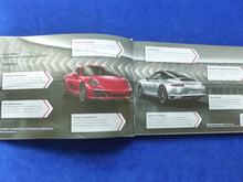 Lade das Bild in den Galerie-Viewer, Porsche 911 GTS Modelle Typ 991 MJ 2017 - Hardcover Prospekt Brochure 01.2017