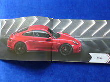 Lade das Bild in den Galerie-Viewer, Porsche 911 GTS Modelle Typ 991 MJ 2017 - Hardcover Prospekt Brochure 01.2017