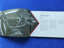 Lade das Bild in den Galerie-Viewer, Porsche 911 GTS Modelle Typ 991 MJ 2017 - Hardcover Prospekt Brochure 01.2017
