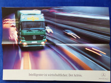 Lade das Bild in den Galerie-Viewer, Mercedes-Benz Actros LKW - Prospekt Brochure + Poster 04.2000