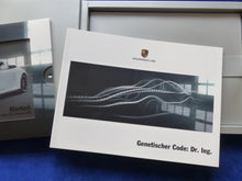 Lade das Bild in den Galerie-Viewer, Porsche 911 Carrera GTS Typ 997 MJ 2011 Bild & Prospekt Brochure in Box 08.2010