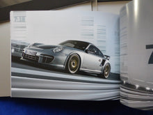 Lade das Bild in den Galerie-Viewer, Porsche 911 Carrera GTS Typ 997 MJ 2011 Bild & Prospekt Brochure in Box 08.2010