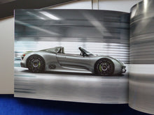 Lade das Bild in den Galerie-Viewer, Porsche 911 Carrera GTS Typ 997 MJ 2011 Bild & Prospekt Brochure in Box 08.2010