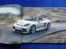 Lade das Bild in den Galerie-Viewer, Porsche 718 Spyder Boxster Typ 982 MJ 2020 - Hardcover Prospekt Brochure 06.2019