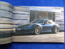 Lade das Bild in den Galerie-Viewer, Porsche 911 Carrera S Typ 992 MJ 2020 - Hardcover Prospekt Brochure 09.2019