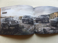 Lade das Bild in den Galerie-Viewer, Jeep 75th Anniversary Edition Renegade Wrangler Cherokee 2017 - Prospekt 06.2016