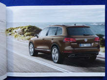 Lade das Bild in den Galerie-Viewer, VW Touareg V6 V8 Hybrid MJ 2014 - Prospekt Brochure + Preisliste 06.2013