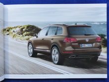 Lade das Bild in den Galerie-Viewer, VW Touareg V6 V8 Hybrid MJ 2013 - Prospekt Brochure + Preisliste 10.2012