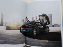 Lade das Bild in den Galerie-Viewer, BMW i8 eDrive 362 PS MJ 2016 - Hardcover Prospekt Brochure + Preisliste 03.2016