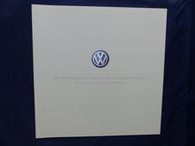 Lade das Bild in den Galerie-Viewer, VW Phaeton MJ 2002 Box mit 4 Prospekten - Prospekt Brochure + Daten 01.2002