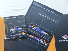 Lade das Bild in den Galerie-Viewer, Corvette ALMS Z06 C5-R &amp; Cadillac Northstar LMP 02 - Pressemappe press-kit 2002
