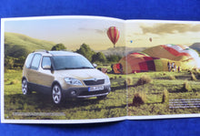 Lade das Bild in den Galerie-Viewer, Skoda Roomster Scout MJ 2011 - Prospekt Preisliste Brochure 10.2010
