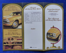 Lade das Bild in den Galerie-Viewer, Ford Maverick with Luxury Decor Option - US-Prospekt Brochure 1972 USA
