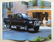 Lade das Bild in den Galerie-Viewer, Nissan Pick-Up 4x4 MJ 1991 - Prospekt Brochure + Daten &amp; Ausstattungen 03.1991
