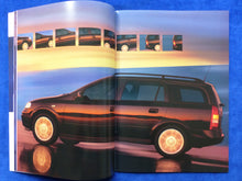 Lade das Bild in den Galerie-Viewer, Opel Astra 5-Türer 3-Türer Caravan MJ 1999 - Prospekt Brochure 02.1999
