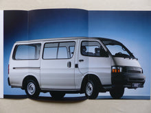 Lade das Bild in den Galerie-Viewer, Toyota HiAce Combi Kasten - Prospekt Brochure + Daten &amp; Ausstattungen 04.1994
