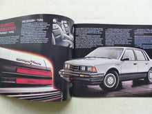Lade das Bild in den Galerie-Viewer, Buick 1983 T Types Skyhawk Skylark Century Regal - US-Prospekt Brochure USA
