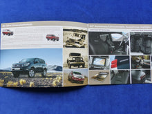 Lade das Bild in den Galerie-Viewer, Toyota Land Cruiser V8 60th Anniversary MJ 2012 - Prospekt Brochure 07.2011
