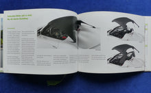 Lade das Bild in den Galerie-Viewer, Porsche Boxster Spyder Typ 987 MJ 2011 - Hardcover Prospekt Brochure 01.2010
