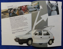 Lade das Bild in den Galerie-Viewer, Skoda Favorit 135 - Prospekt Brochure + Daten &amp; Ausstattungen 90er
