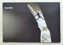 Lade das Bild in den Galerie-Viewer, Toyota Avensis TEC-Edition MJ 2011 - Prospekt Brochure 07.2010
