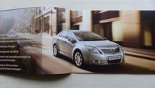Lade das Bild in den Galerie-Viewer, Toyota Avensis TEC-Edition MJ 2011 - Prospekt Brochure 07.2010
