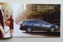 Lade das Bild in den Galerie-Viewer, Toyota Avensis TEC-Edition MJ 2011 - Prospekt Brochure 07.2010
