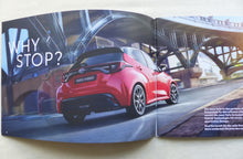 Lade das Bild in den Galerie-Viewer, Toyota Yaris Premiere Edition MJ 2021 - Prospekt Brochure + Preisliste 09.2020
