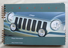 Lade das Bild in den Galerie-Viewer, Jeep Compass &amp; Patriot Concept - Pressemappe CD-Rom press-kit IAA Frankfurt 2005
